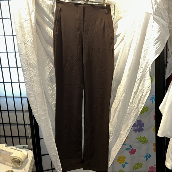 lululemon Smooth Fit Pull-on HR pants - Espresso - Brown - size 2 - Picture 3 of 6